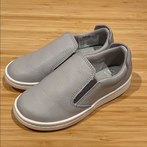 Clarks Toddler Light Grey shoes Sz: 8 1/2